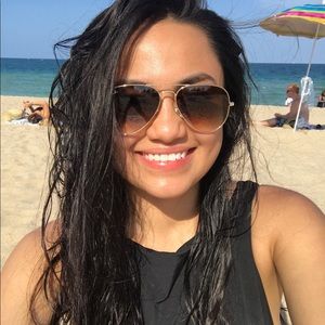 Meet your Posher, Cinthia